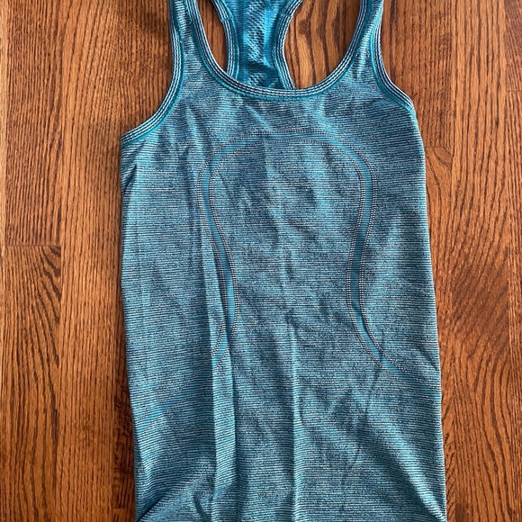 Women’s teal Lululemon swiftly tech tank. Size 2. VGUC! - Picture 1 of 3
